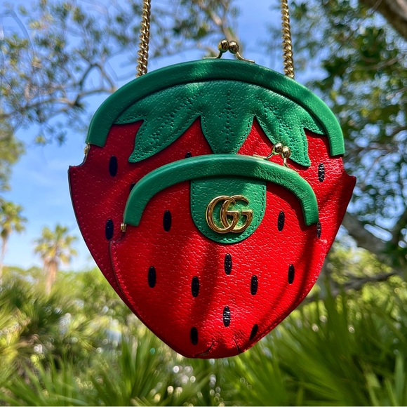 GUCCI Red Strawberry Crossbody Bag 719725 Gold Chain Fruit Pochette Mini Purse - Picture 3 of 16